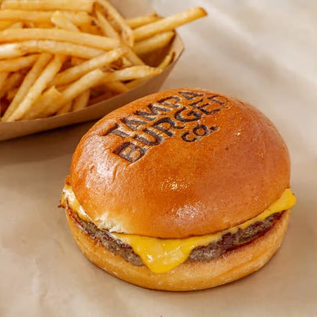 Kids Cheeseburger.